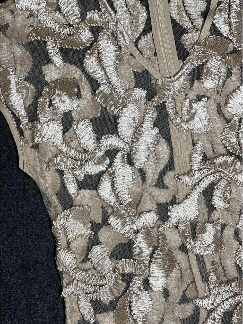 Rose Tree Gold Ruffle  Mesh Sleeveless Top Read For Measurements. Beautiful - Picture 4 of 9
